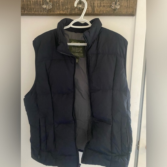 Eddie Bauer vest originally size L but fits a M to (had it tailored) - Picture 2 of 2